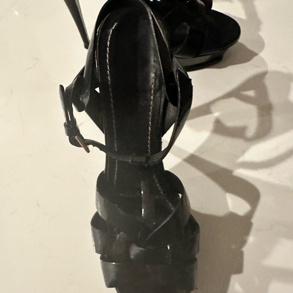 Iconic Saint Laurent Tribute Black Patent Strappy Sandal - Picture 6 of 10